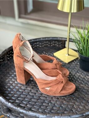LOFT NWOT Rust Suede Knotted Platform Heels Size 9